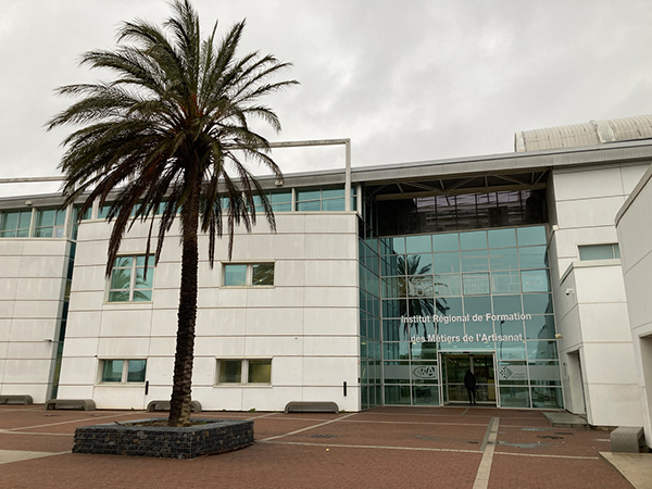 Entrada do Centre de Formation aux Métiers de l’Artisanat de Rivesaltes