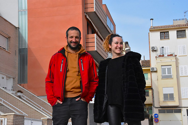 Xavi Sánchez, éducateur, et Mireia Badia, directrice de l'équipe éducative du projet Avenir à Tremp (Catalogne)